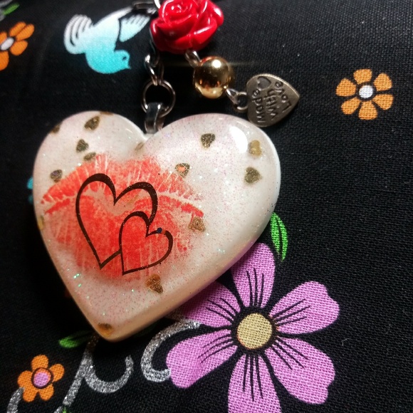 Puffy ❤ Keychain - Picture 3 of 6